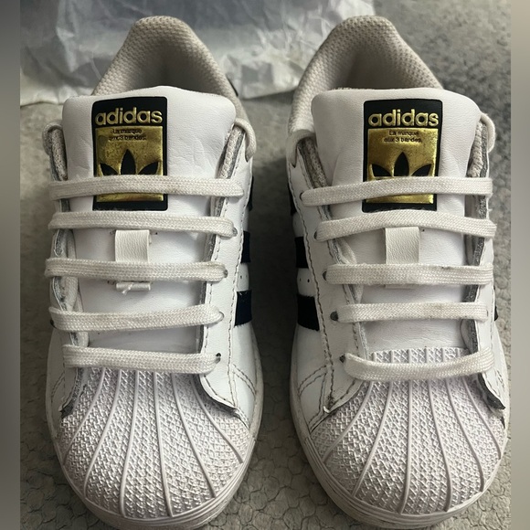 Adidas Superstar Sneakers sz 11 K - Picture 1 of 7
